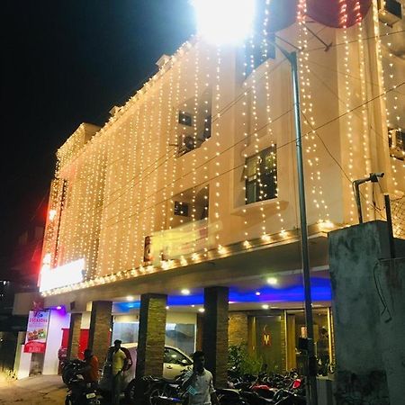Hotel Half Moon Chennai Exterior photo