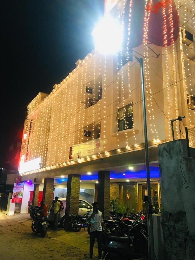 Hotel Half Moon Chennai Exterior photo
