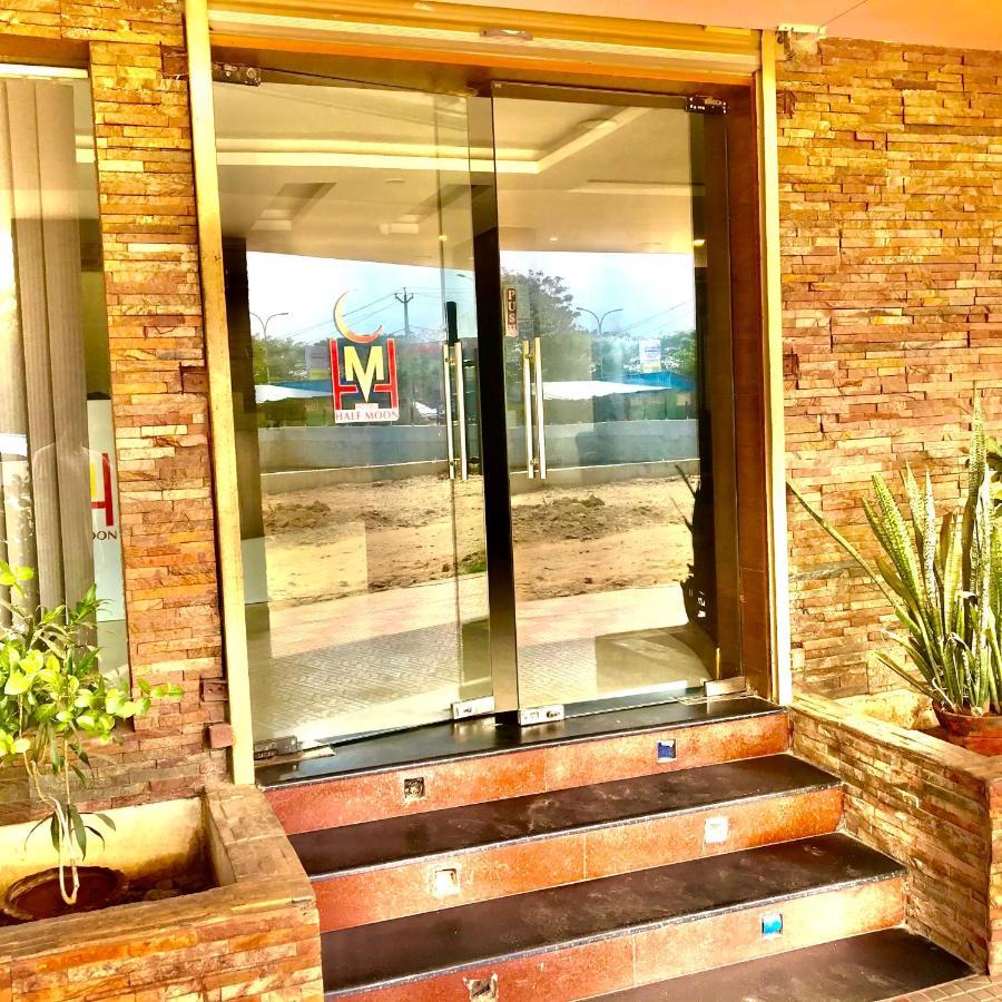 Hotel Half Moon Chennai Exterior photo